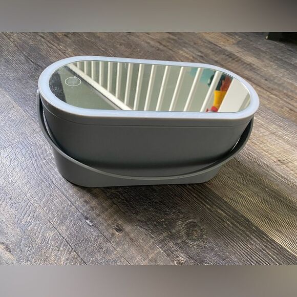 Mirror vanity case  - Picture 2 of 3